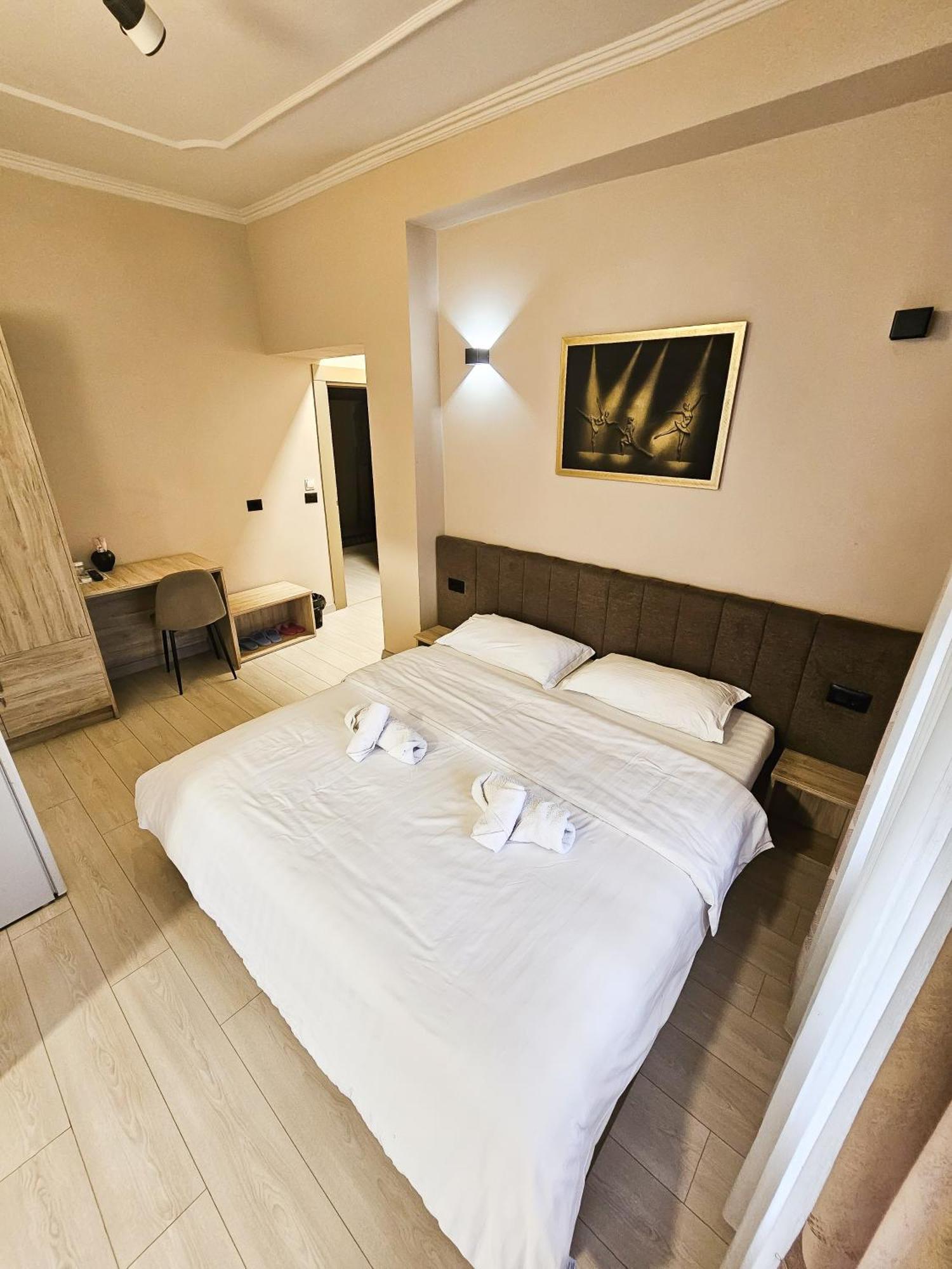 Sunflower Junior Suite Tirana Exteriör bild