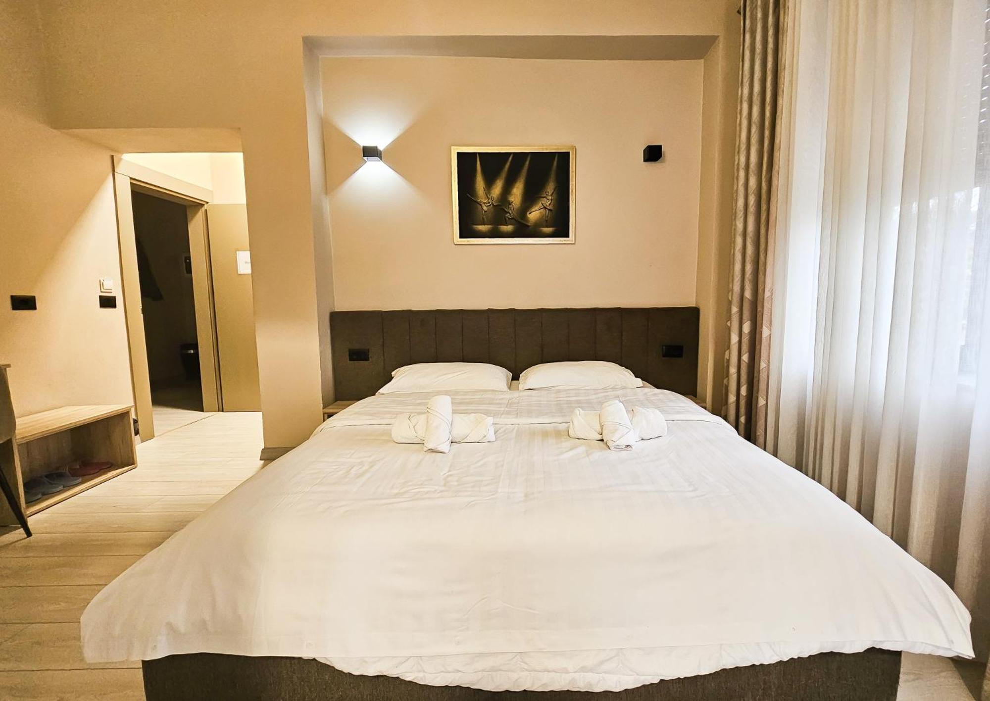 Sunflower Junior Suite Tirana Exteriör bild