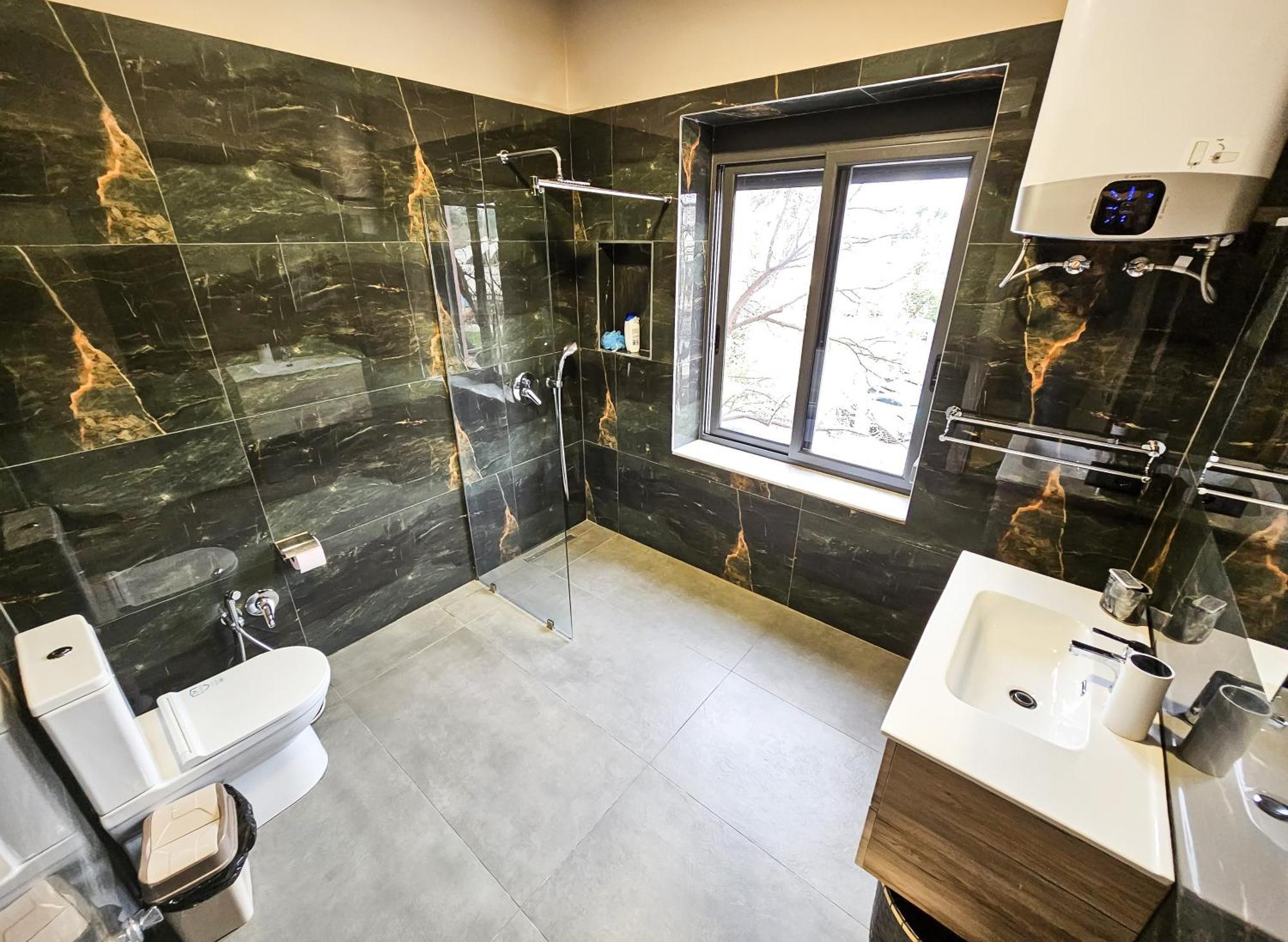 Sunflower Junior Suite Tirana Exteriör bild